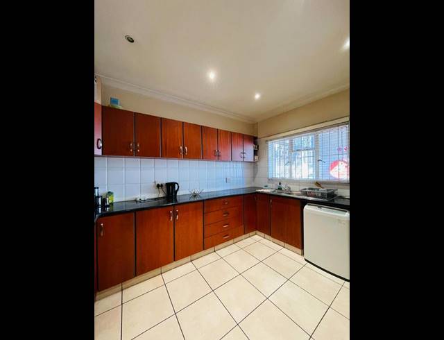 2 BEDROOM APARTMENT FOR SALE IN WINDERMERE